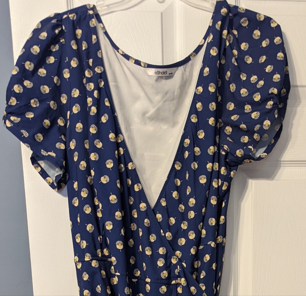 Dandelion dress, size 28